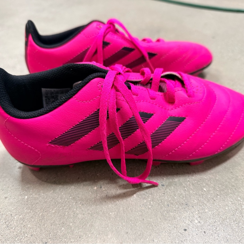 Adidas Hot Pink Soccer Shoes - Youth 5 - Worn 1 time - Great Condition
